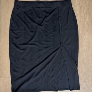 Chic Black Button-Accent Midi Skirt